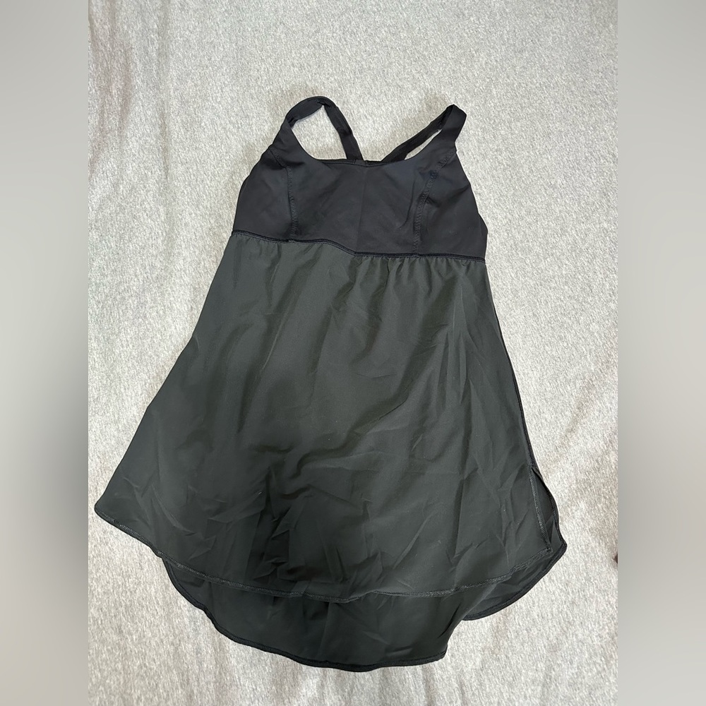 Lululemon top with built in bra